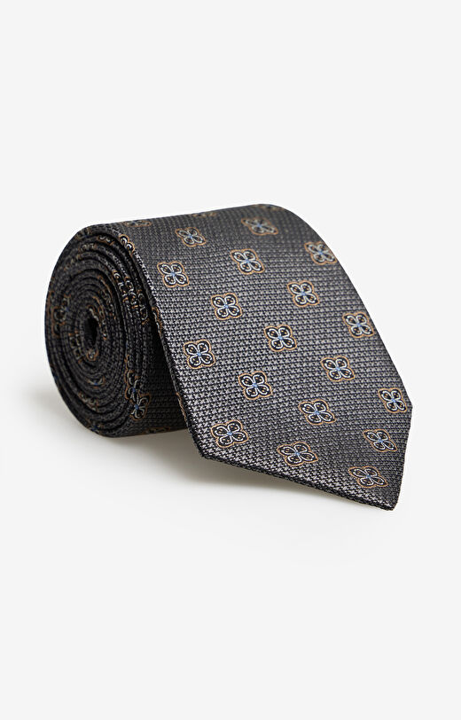 Jedwabny krawat w geometryczny wzór