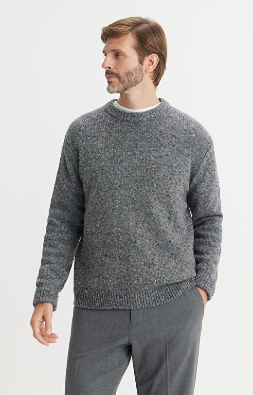 Wełniany sweter we wzory
