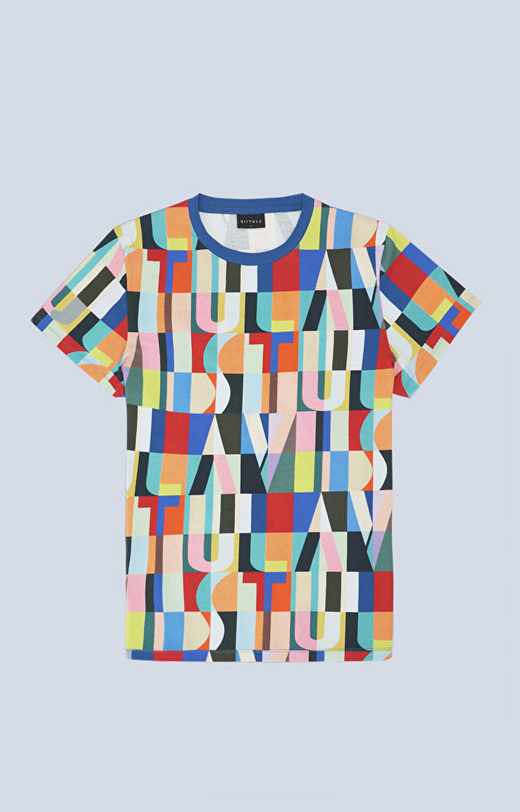 T-shirt z kolorowym nadrukiem