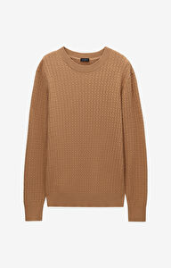 Sweter o warkoczowym splocie