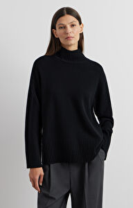 Sweter o luźnym kroju