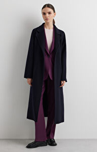 Kopertowy płaszcz z paskiem