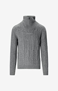 Sweter o warkoczowym splocie